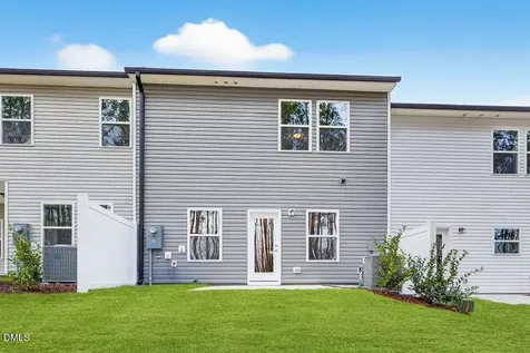 572 Barrington Row Avenue Zebulon NC 27597
