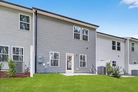 572 Barrington Row Avenue Zebulon NC 27597