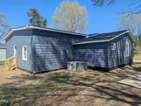 502 E Surles Street Dunn NC 28334