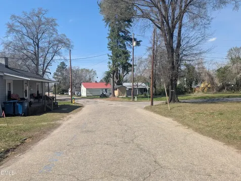 502 E Surles Street Dunn NC 28334