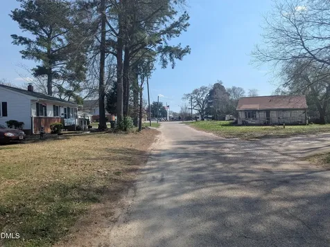 502 E Surles Street Dunn NC 28334