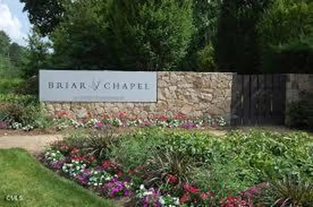 51 Quarter Gate Trace Chapel Hill NC 27516
