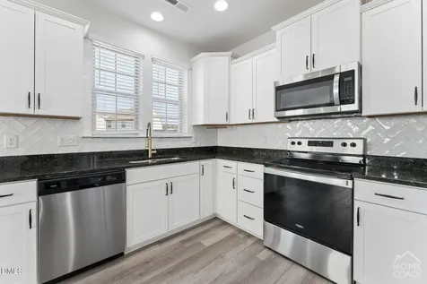 520 Oak Holly Lane Zebulon NC 27597