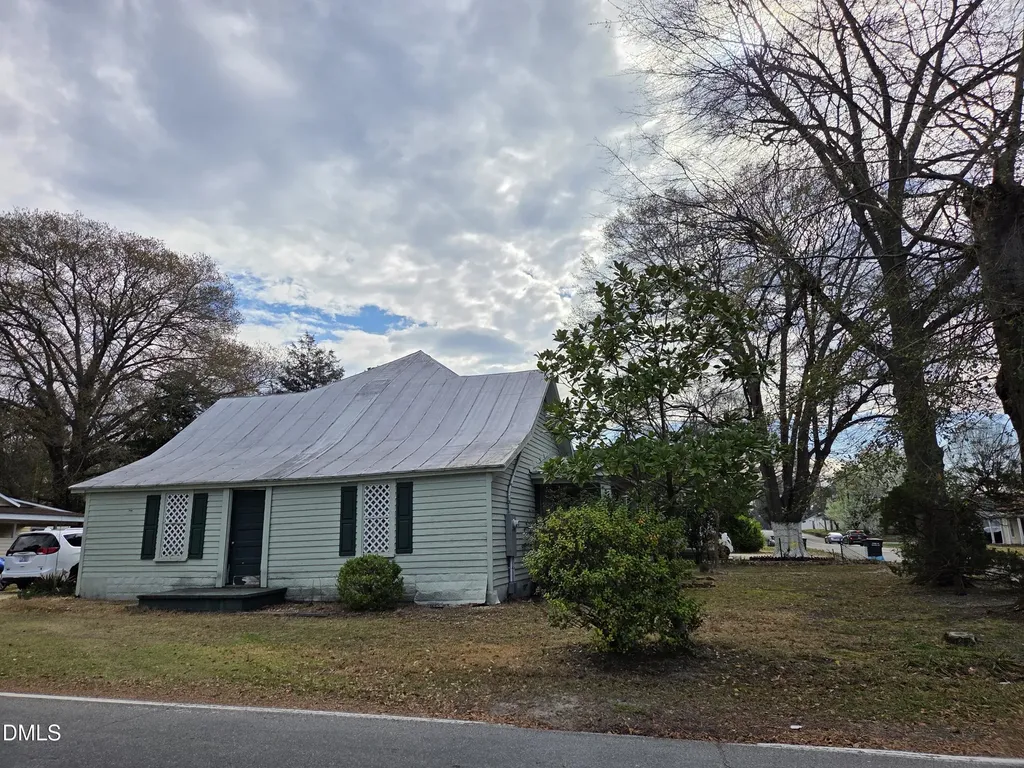 812 W Anderson Street Selma NC 27576