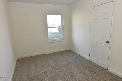703 W Main Street Clinton NC 28328