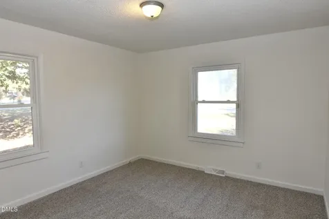 703 W Main Street Clinton NC 28328