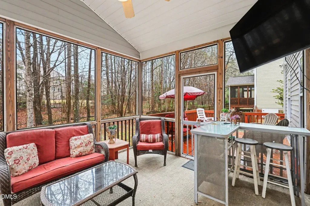 229 Autumn Glen Lane Holly Springs NC 27540