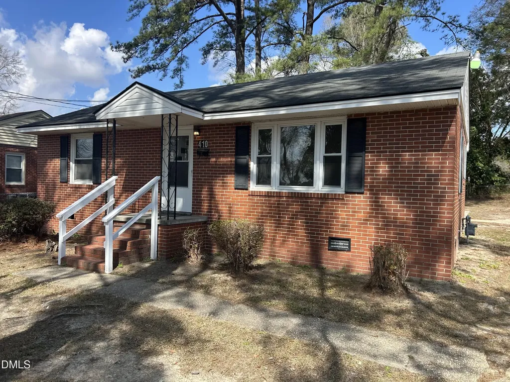 410 W Godwin Street Dunn NC 28334