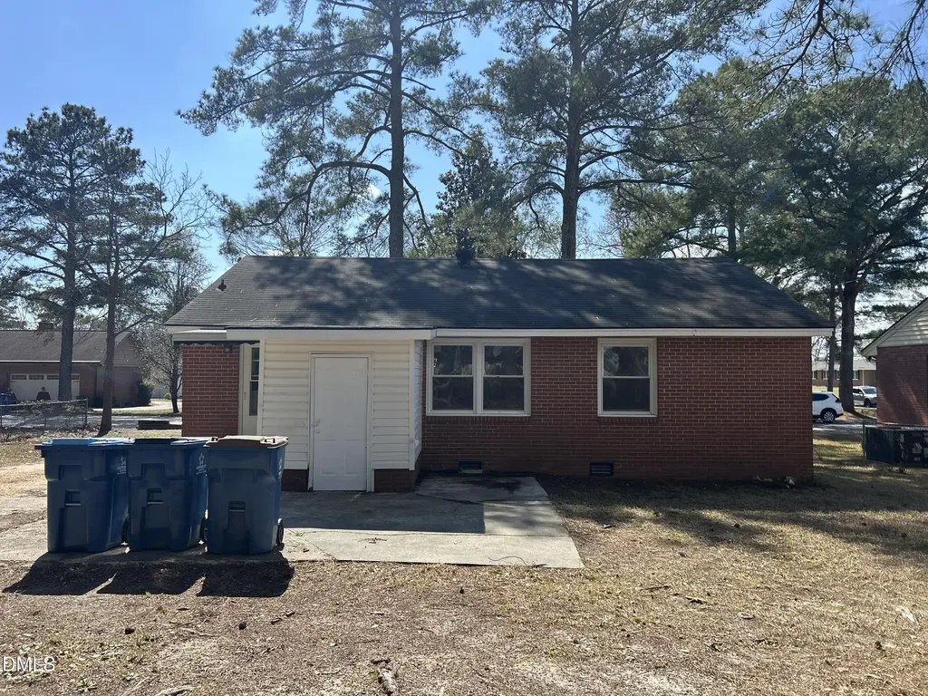 410 W Godwin Street Dunn NC 28334