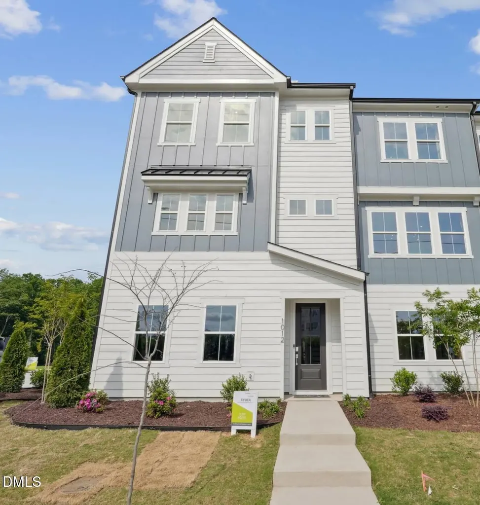 1054 Zelkova Lane Chapel Hill NC 27517