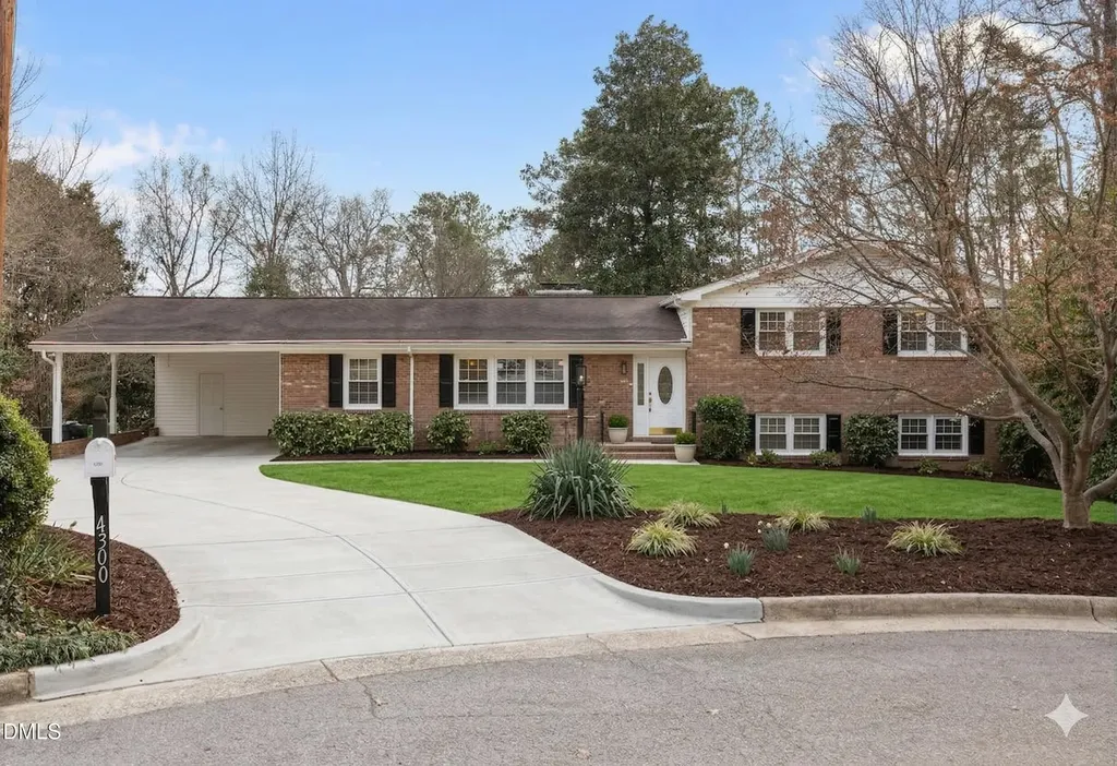 4300 Edgehill Court Raleigh NC 27612