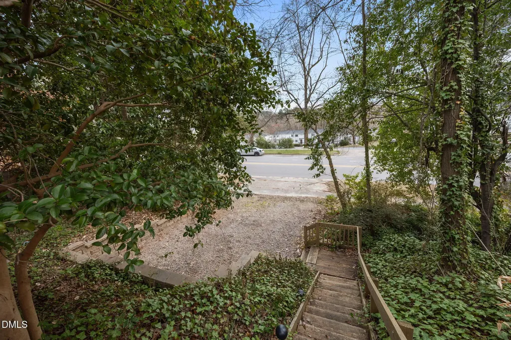 4300 Edgehill Court Raleigh NC 27612