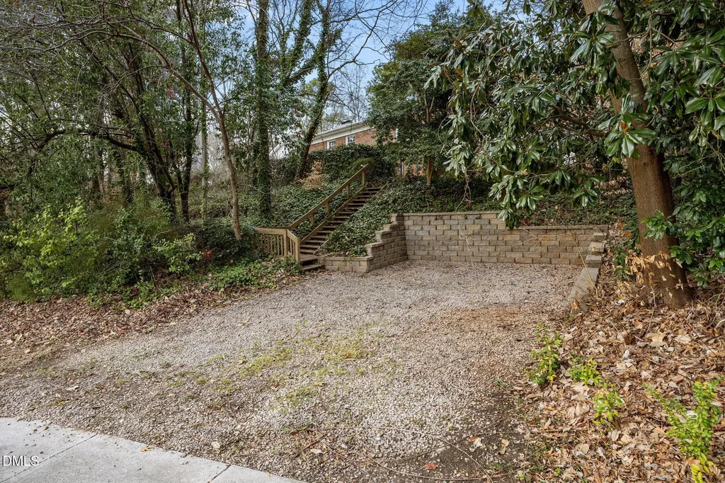 4300 Edgehill Court Raleigh NC 27612
