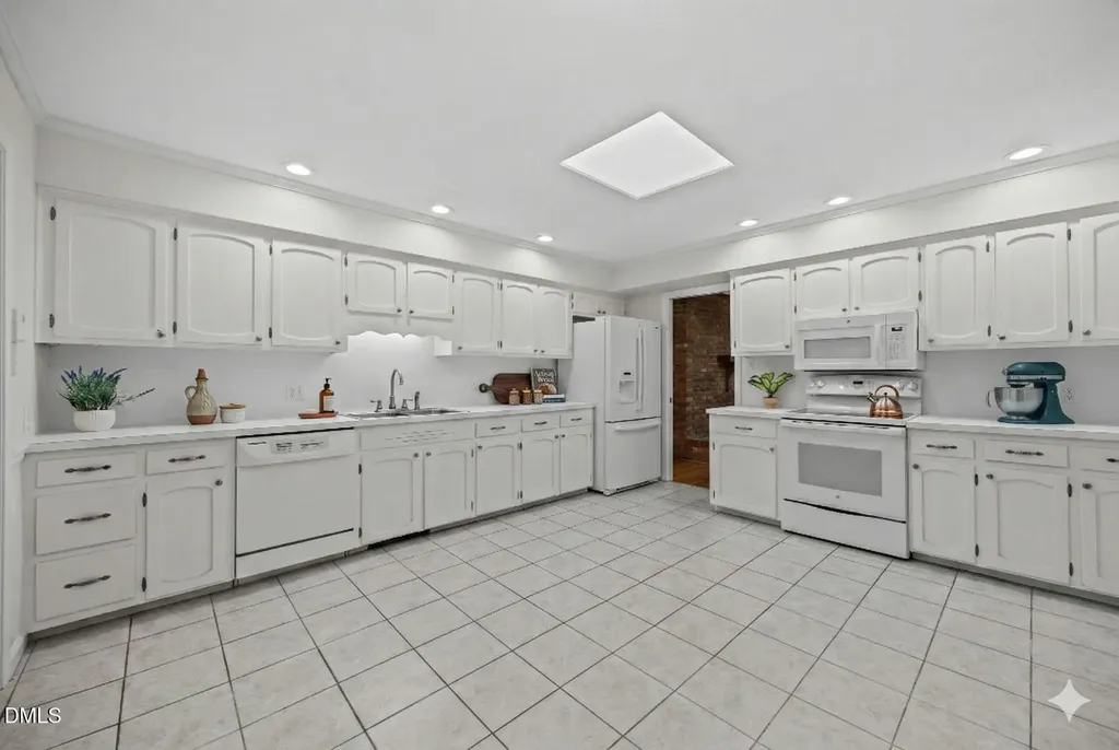 4300 Edgehill Court Raleigh NC 27612
