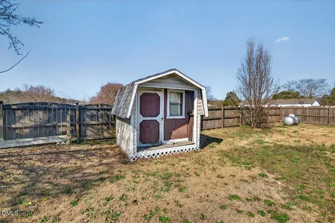 1622 Lancaster Road Pikeville NC 27863
