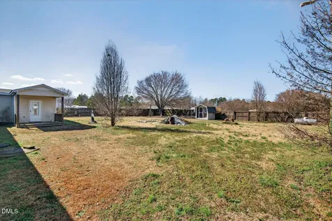 1622 Lancaster Road Pikeville NC 27863