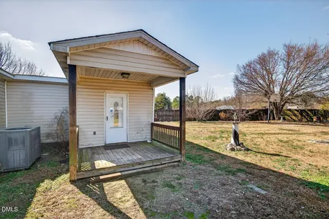 1622 Lancaster Road Pikeville NC 27863