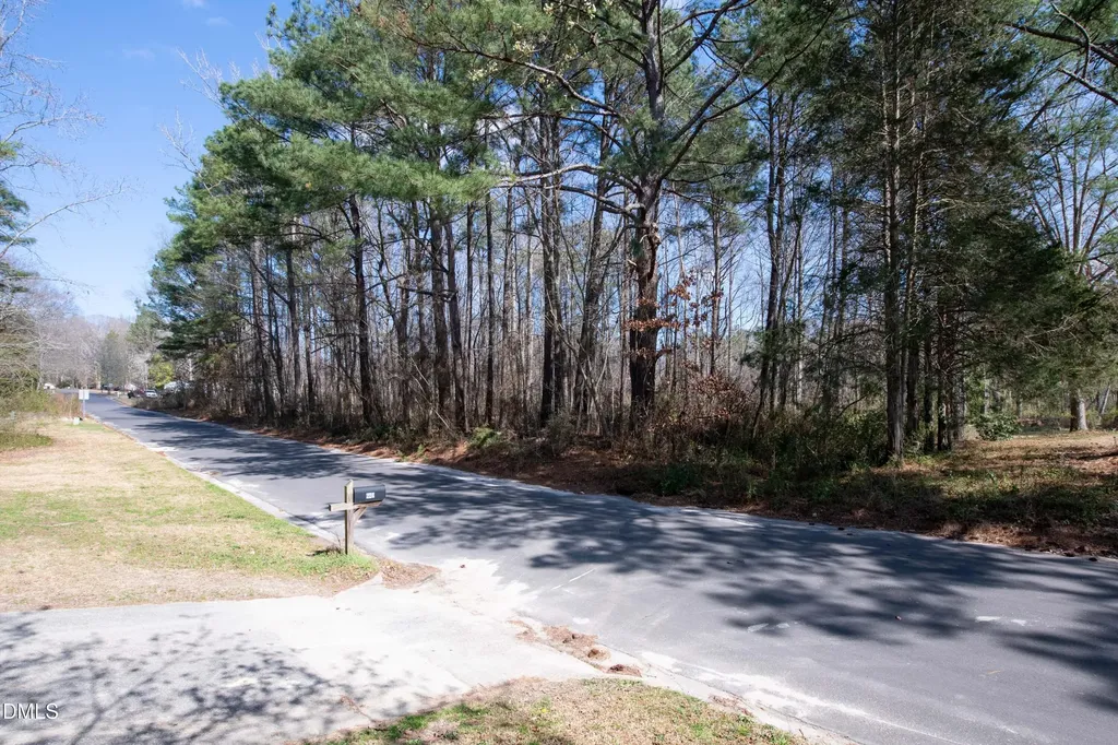 219 Ln Of Sir Kay Garner NC 27529