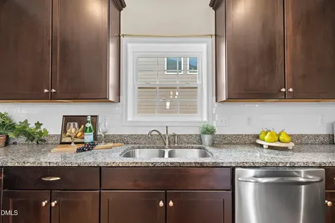 917 Bentbury Way Cary NC 27518