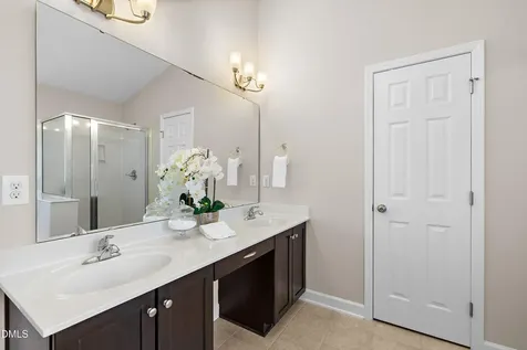 917 Bentbury Way Cary NC 27518