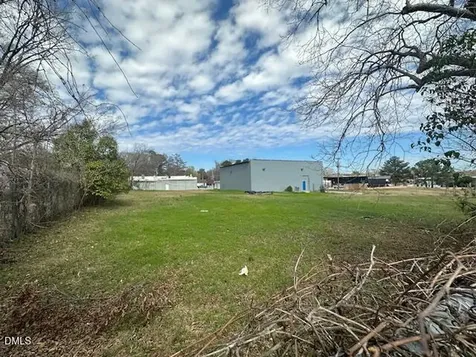 902 Douglas Street S Wilson NC 27893