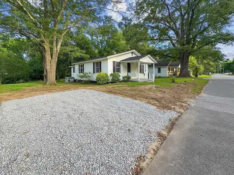612 N 4th Street Smithfield NC 27577