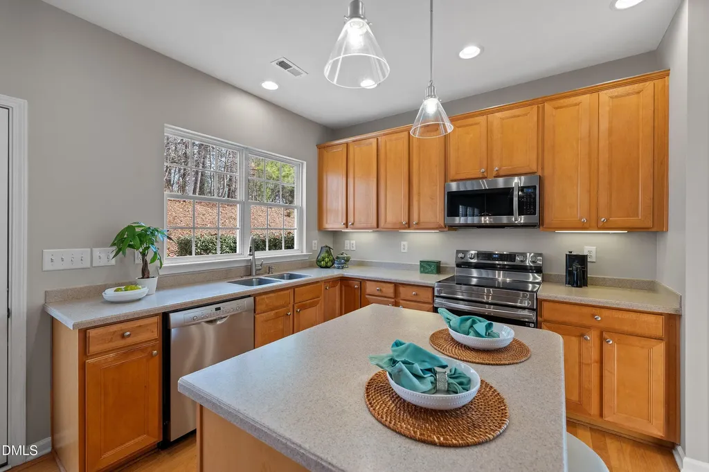 3314 Chrysanthemum Way Raleigh NC 27614