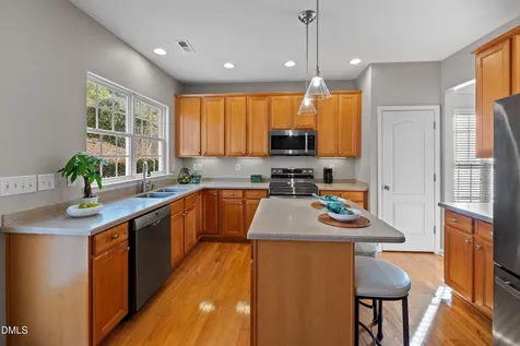 3314 Chrysanthemum Way Raleigh NC 27614