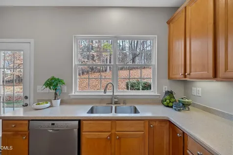 3314 Chrysanthemum Way Raleigh NC 27614