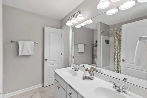 3314 Chrysanthemum Way Raleigh NC 27614
