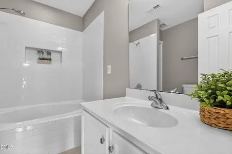 204 Knightsborough Way Apex NC 27502