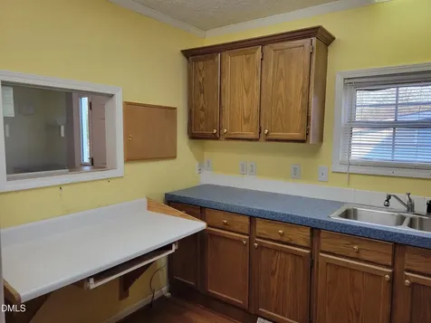 517 N 2nd Avenue Siler City NC 27344