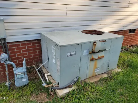 517 N 2nd Avenue Siler City NC 27344