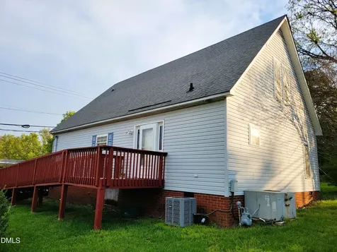 517 N 2nd Avenue Siler City NC 27344