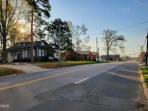 517 N 2nd Avenue Siler City NC 27344