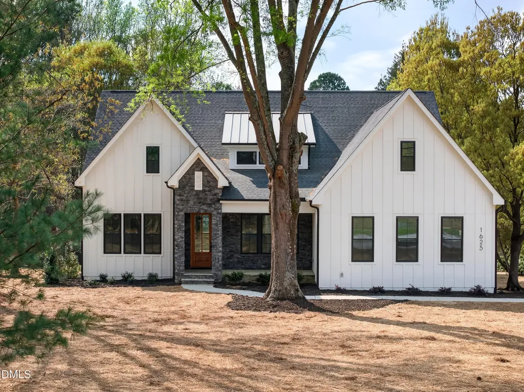 1625 N Main Street Holly Springs NC 27540