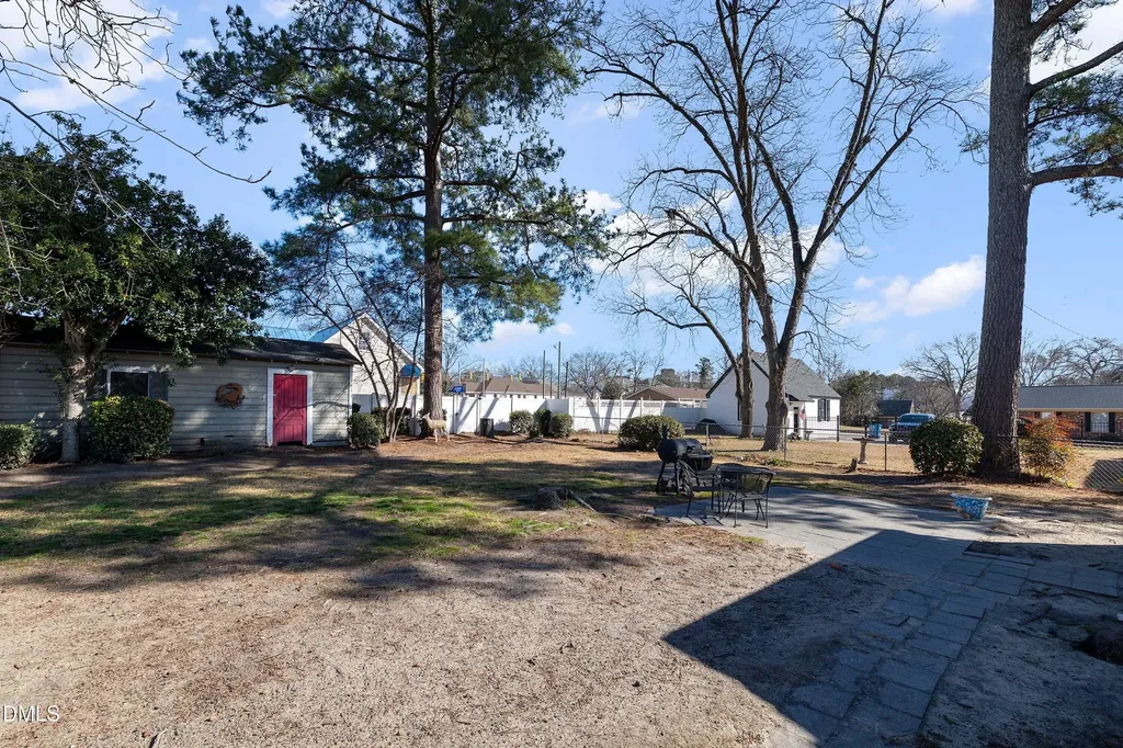 604 W Divine Street Dunn NC 28334