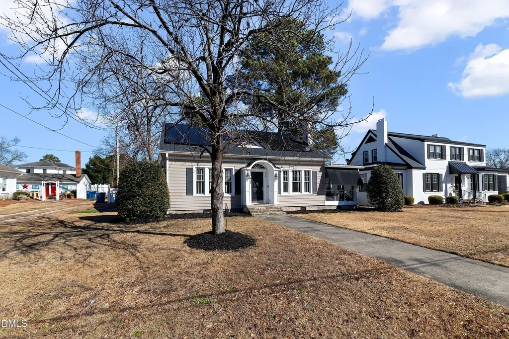 604 W Divine Street Dunn NC 28334