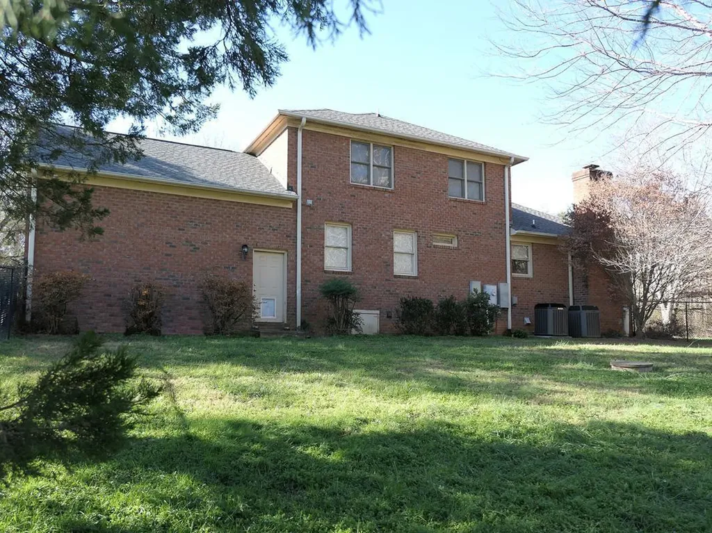 5330 Foxlair Road Chapel Hill NC 27516