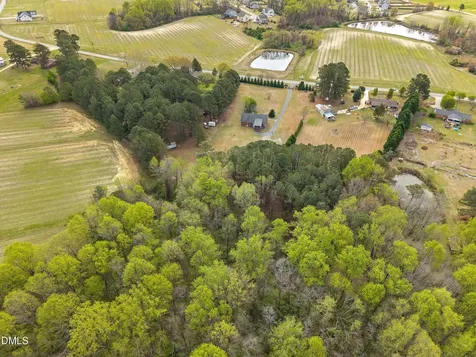 2265 Bud Lipscomb Road Willow Springs NC 27592