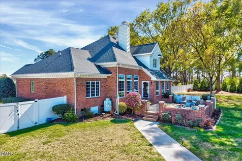 31 Chasewood Drive Angier NC 27501