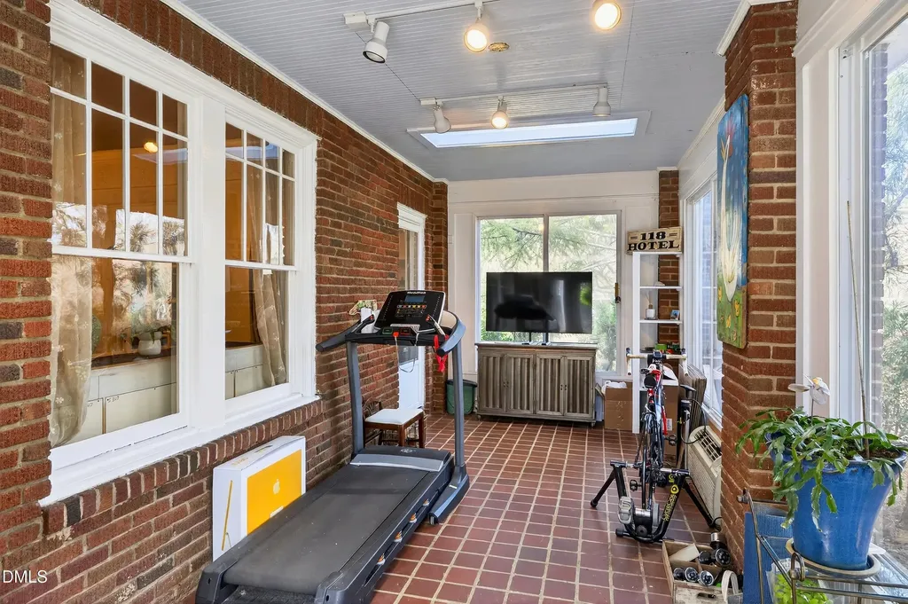521 S Main Street Wake Forest NC 27587