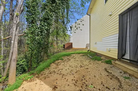 2826 Herndon Village Way Raleigh NC 27610
