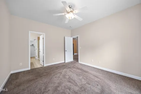 842 Queen City Crescent Apex NC 27523
