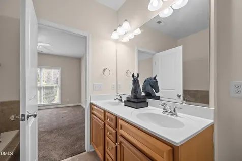 842 Queen City Crescent Apex NC 27523