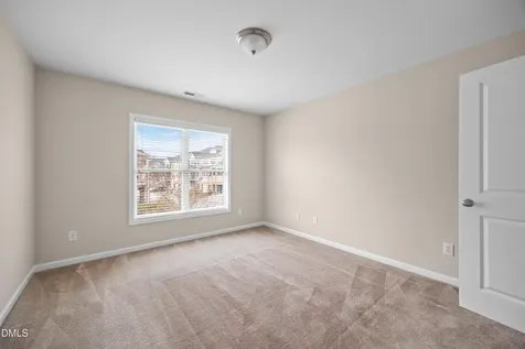 842 Queen City Crescent Apex NC 27523