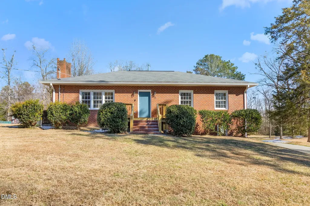95 Windsor Street Goldston NC 27252