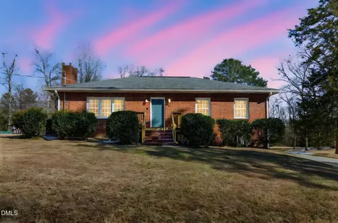 95 Windsor Street Goldston NC 27252