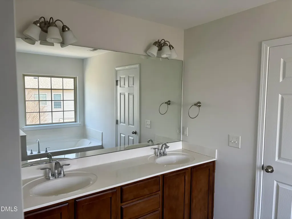 33 W Smoketree Court Clayton NC 27527