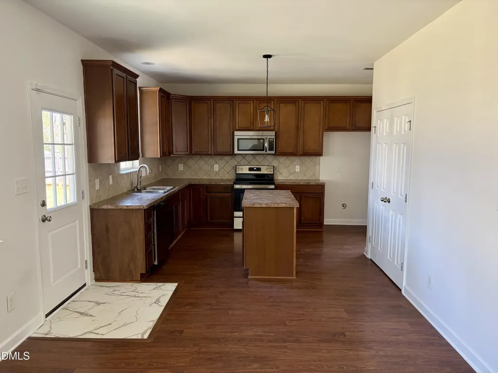 33 W Smoketree Court Clayton NC 27527